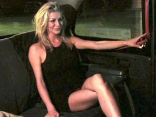 Striptiz Kulübünde Kızına Denk Geldi Eve Getirip Cezasını Kesti